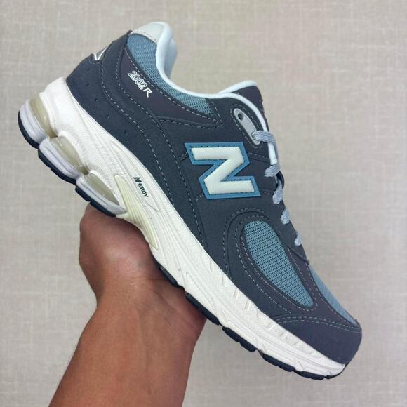 🐟 New Balance 2002R “Magnet Lead” 6.5W - Picture 1 of 6